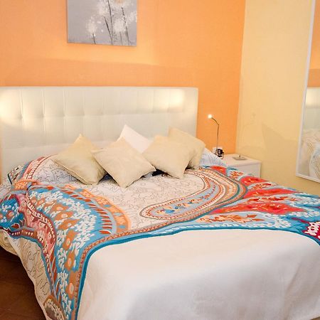 B&B L'Incrocio ซาแลร์โน ภายนอก รูปภาพ