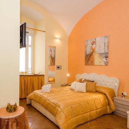B&B L'Incrocio ซาแลร์โน ภายนอก รูปภาพ