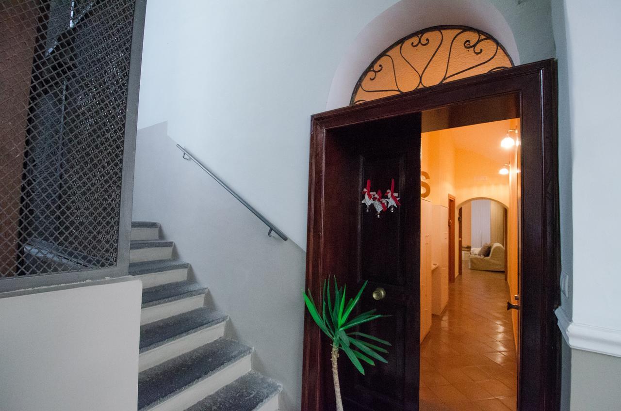 B&B L'Incrocio ซาแลร์โน ภายนอก รูปภาพ