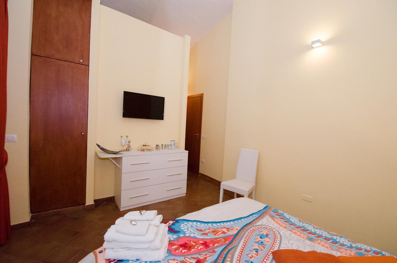 B&B L'Incrocio ซาแลร์โน ภายนอก รูปภาพ