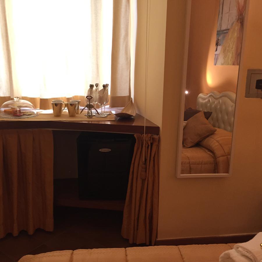 B&B L'Incrocio ซาแลร์โน ภายนอก รูปภาพ