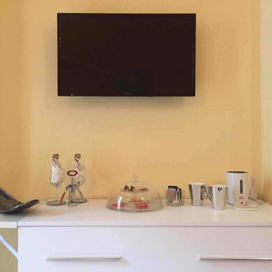 B&B L'Incrocio ซาแลร์โน ภายนอก รูปภาพ