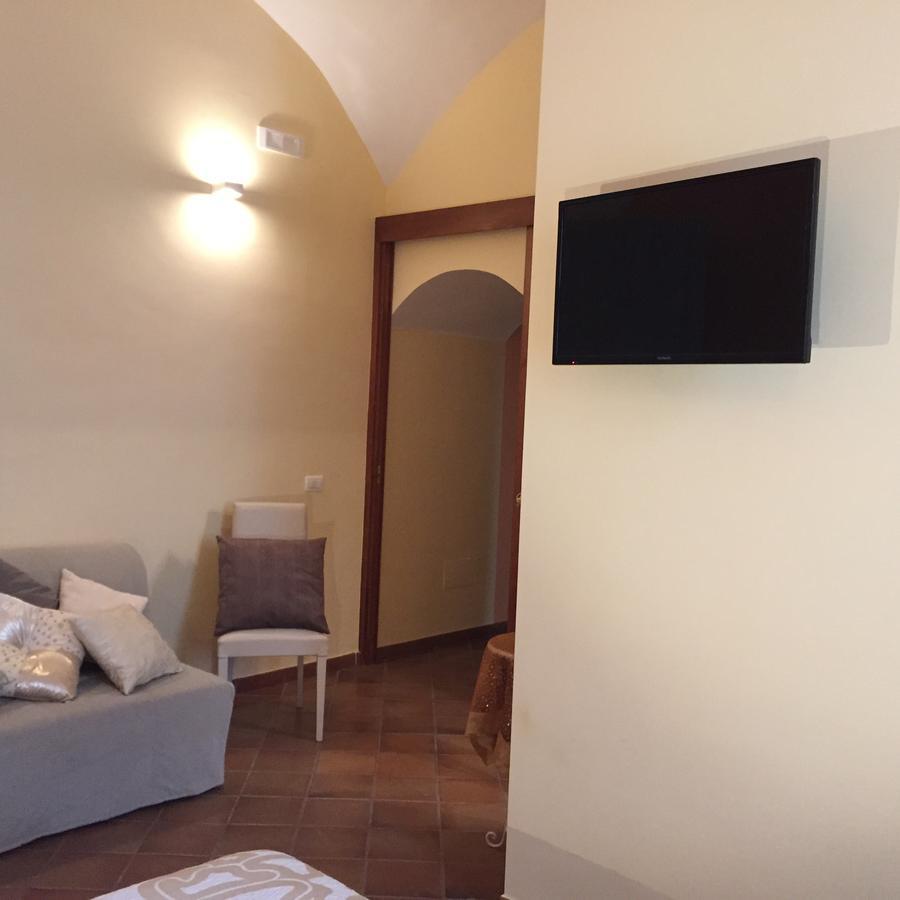 B&B L'Incrocio ซาแลร์โน ภายนอก รูปภาพ